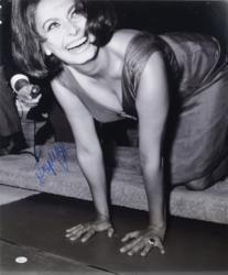 Lot #983 Sophia Loren Signed Photographs - Image 2