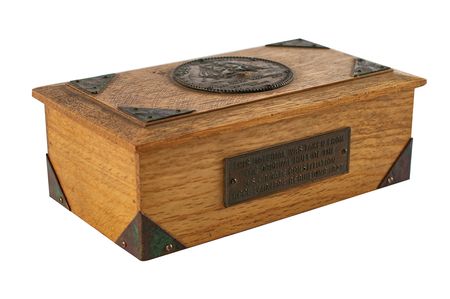 Lot #302 USS Constitution: Beautiful display box made from the hull of the USS Constitution - Image 1