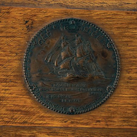 Lot #302 USS Constitution: Beautiful display box made from the hull of the USS Constitution - Image 2