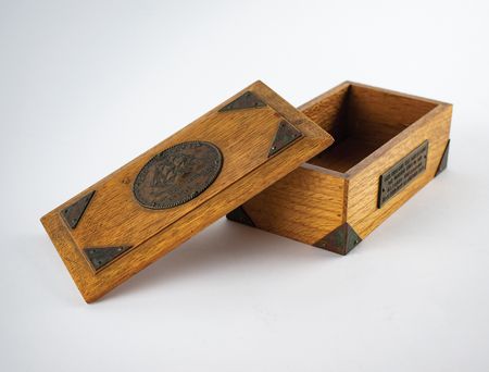 Lot #302 USS Constitution: Beautiful display box made from the hull of the USS Constitution - Image 4