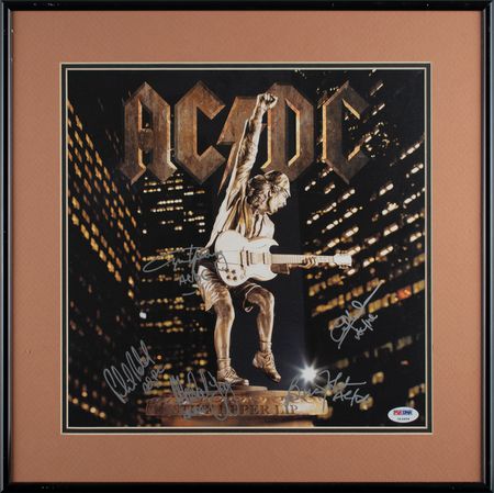 Lot #622 AC/DC Album - Image 2