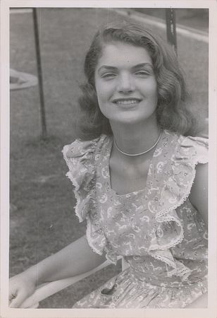 Lot #61 Jacqueline Kennedy: Remarkable candids of the 16-year-old Jacqueline Bouvier - Image 5