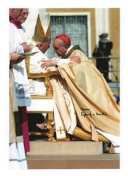 Lot #276 Pope Francis Signed Photograph - Image 1