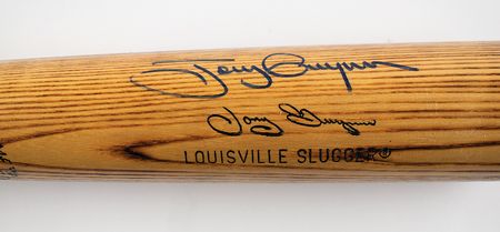 Lot #9251 Tony Gwynn - Image 3