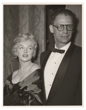 Lot #729 Marilyn Monroe - Image 1