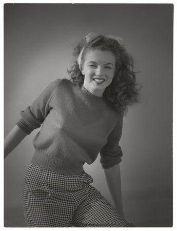 Lot #726 Marilyn Monroe Photograph - Image 1