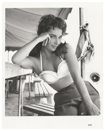 Lot #777 Elizabeth Taylor Photograph - Image 1