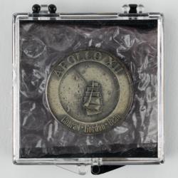 Lot #3242 Alan Bean's Apollo 12 Flown Robbins Medal - Image 3