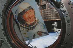 Lot #3562  Soyuz TMA-14/ISS Flown Painting by Jan Fekete - Image 3