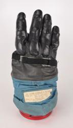 Lot #3100  Apollo Era A6L Glove Assembly - Image 1