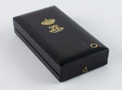 Lot #3388 Al Worden's Order of Leopold Medal and Apollo 15 Photograph Book from the 1971 International Astronautical Congress - Image 4