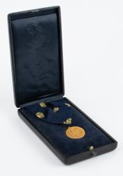 Lot #3370 Al Worden's Apollo 15 City of New York Gold Medal - Image 5