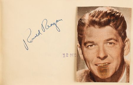 Lot #476 Hollywood and British Cinema: Over 500 classic Hollywood and British cinema legends, including Welles, Reagan, Flynn, and Taylor - Image 7