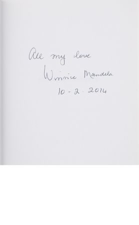 Lot #132 Nelson Mandela: Scarf of the new South African flag, signed in 1995 by President Nelson Mandela - Image 4