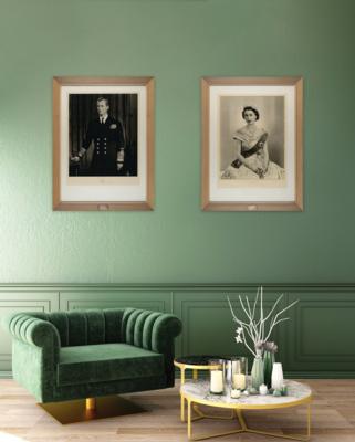 Lot #206 Queen Elizabeth II and Prince Philip Signed Oversized Photographs - Image 5