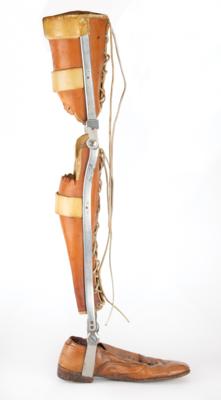 Lot #631 Frank Zappa's Metal and Leather Orthopedic Leg Brace: Leg brace worn for months by Frank Zappa after his Rainbow Theatre attack - Image 4