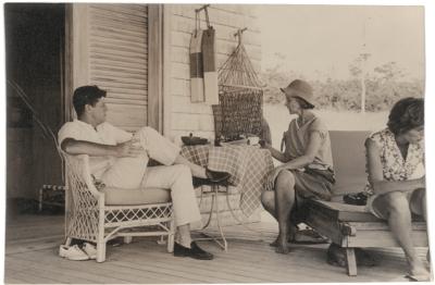 Lot #37 The Kennedys 'Cape Cod Casual' Original Vintage Photographs (42) Taken by Katherine Graham - Image 4