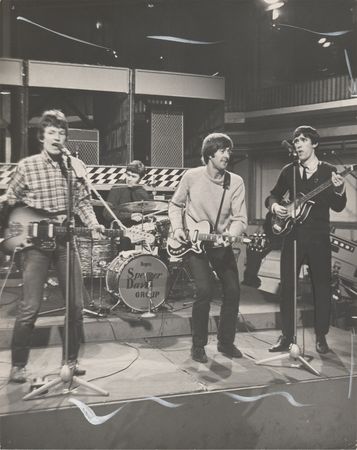 Lot #5205 Spencer Davis Group Original Photograph by Dezo Hoffman - Image 1