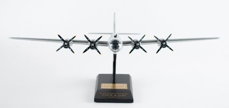 Lot #542 Enola Gay Signed Scale Model and Signed Photograph - Image 3
