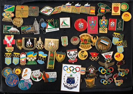 Lot #1036 Atlanta 1996 Summer Olympics Collection of Nearly (600) NOC Pins Pin Collection - Image 5