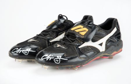 Lot #1050 Chipper Jones Game-Worn 200th HR Cleats: Chipper-worn on the day of his 200th career home run - Image 1