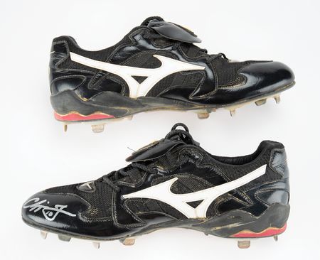 Lot #1050 Chipper Jones Game-Worn 200th HR Cleats: Chipper-worn on the day of his 200th career home run - Image 4