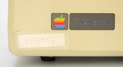 Apple Lisa Computer | RR Auction