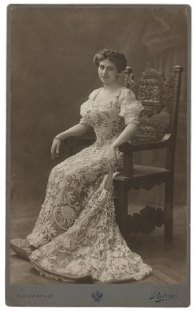 Lot #206 Mata Hari Signed Photograph - Image 2