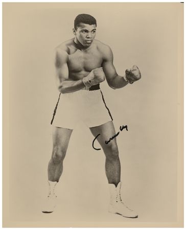 Lot #885 Muhammad Ali Signed Photograph - Image 1