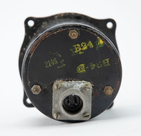 Lot #3689 B-24 Liberator Instrument Panel PDI Indicator - Image 2