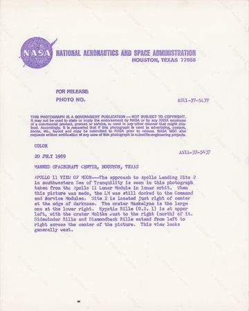 Lot #3190 Buzz Aldrin Signed Photograph - Image 2