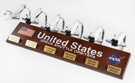 Lot #3525 Shuttle Orbiter Model Display - Image 2
