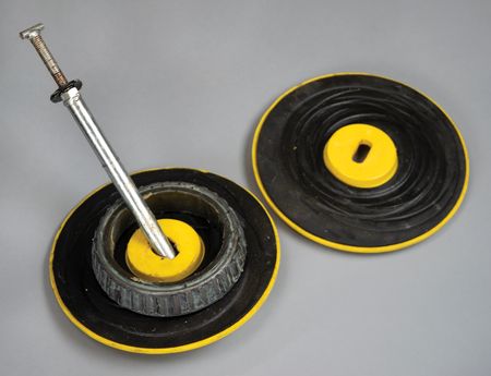 Lot #3567 Space Shuttle Main Wheel and Tire Assembly - Image 7