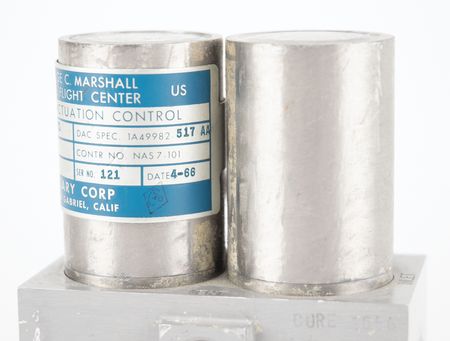 Lot #3121 Apollo Saturn V: Third Stage Actuation Control Module - Image 4