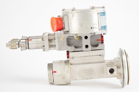 Lot #3115 Apollo Saturn V: Third Stage Pneumatic Propellant Control Valve - Image 3