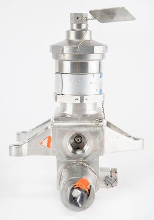 Lot #3113 Apollo Saturn V: Third Stage Cold Helium Fill Module - Image 3