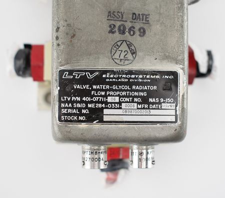 Lot #3100 Apollo CM Block II Water-Glycol Radiator Valve - Image 2