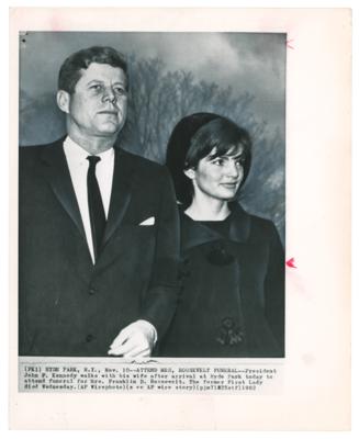 Lot #61 John F. Kennedy Archive of (377) Wire Photos: Remarkable collection of 370+ original wirephotos from Kennedy's campaign, presidency, and funeral - Image 17