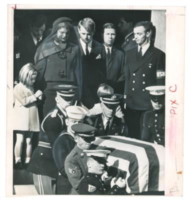 Lot #61 John F. Kennedy Archive of (377) Wire Photos: Remarkable collection of 370+ original wirephotos from Kennedy's campaign, presidency, and funeral - Image 18