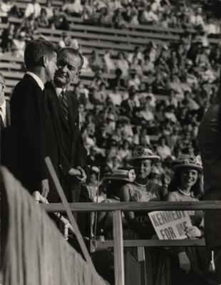 Lot #59 John F. Kennedy 1960 DNC Pass and (19) Photographs - Image 14