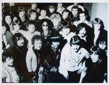 Lot #4147 Pink Floyd 1967 Signatures with Syd Barrett from Jimi Hendrix Fall UK tour - Image 7