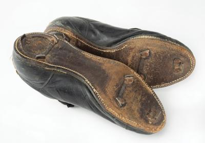 Lot #1007 Frank Thomas's 1962 New York Mets Game-Used Cleats: Cleats worn by the '62 Mets cleanup hitter Frank Thomas - Image 4