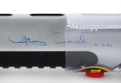 Lot #5577 Star Wars: Anthony Daniels Signed Lightsaber - Image 2