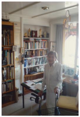 Lot #5116 Luise Rainer Archive with Unpublished Autobiography (70 pages), Handwritten Letter, and (19) Photographs - Image 5