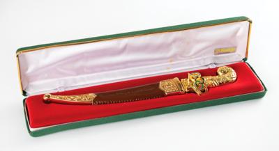 Lot #6124 Los Angeles 1984 Summer Olympics Saudi Arabia Dagger and Plaque - Image 4