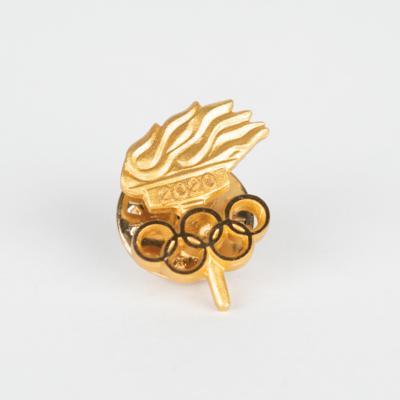Lot #6187 Tokyo 2020 Summer Olympics Athlete's Participation Pin - Image 1