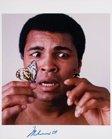Lot #783 Muhammad Ali Signed Oversized Photograph by John Stewart - Image 1