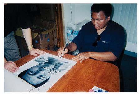 Lot #785 Muhammad Ali Signed Oversized Photograph by John Stewart - Image 4