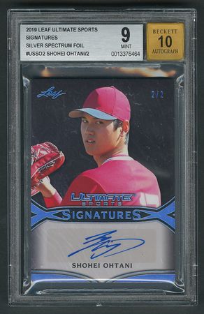 Lot #925 2019 Leaf Ultimate Sports Signatures