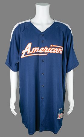 Lot #790 Manny Ramirez 2005 All-Star Game Batting Practice-Used Jersey Signed by Red Sox Legends: Manny Ramirez's 2005 All-Star batting practice jersey, signed by Boston legends like Yaz, Rice, and Fisk - Image 1